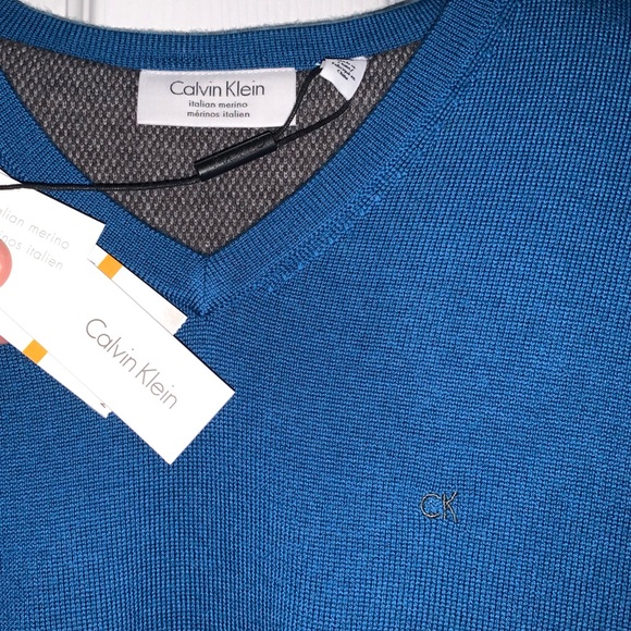 Calvin Klein Sweater - Picture 3 of 6